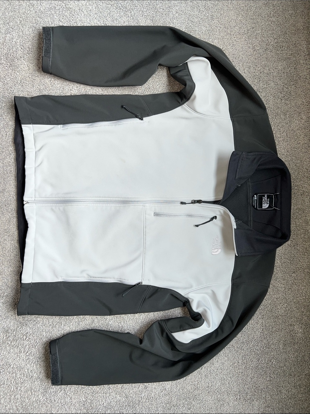 The North Face Men’s Soft Shell Jacket Large Gray/lightgray